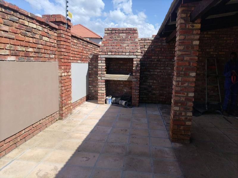 3 Bedroom Property for Sale in Waterval East North West